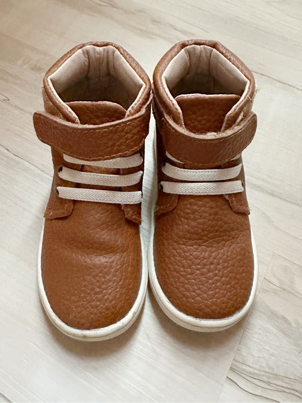 Monkey Feet Brown High-Top Kids Sneakers with White Sole